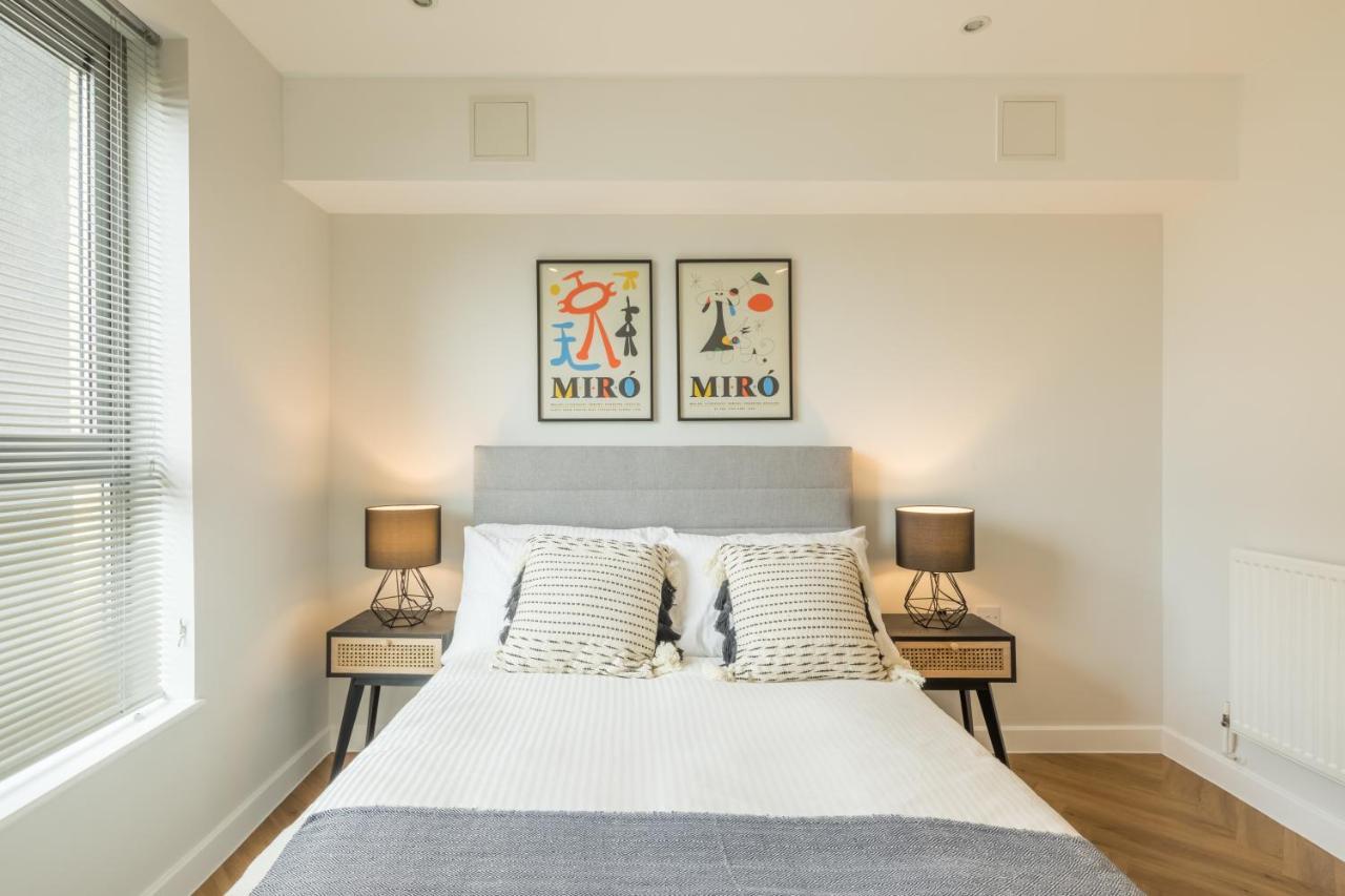 Executive 2Br Apartment Next To Station + Parking CBG エクステリア 写真