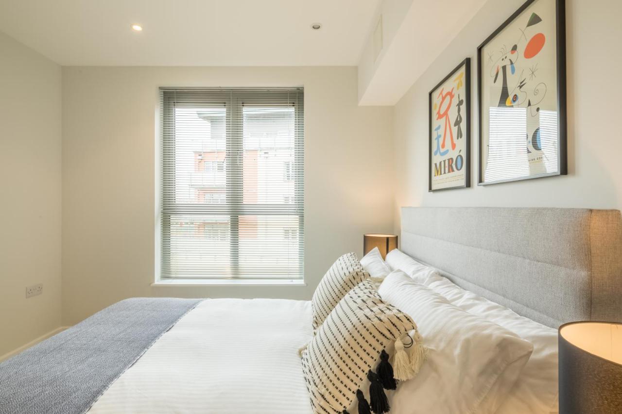 Executive 2Br Apartment Next To Station + Parking CBG エクステリア 写真