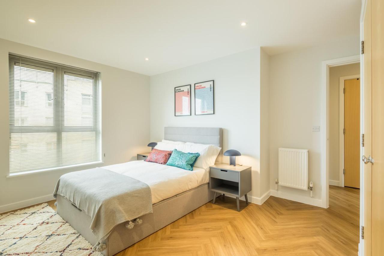 Executive 2Br Apartment Next To Station + Parking CBG エクステリア 写真