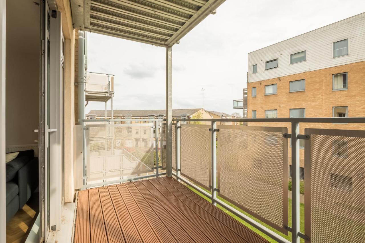 Executive 2Br Apartment Next To Station + Parking CBG エクステリア 写真