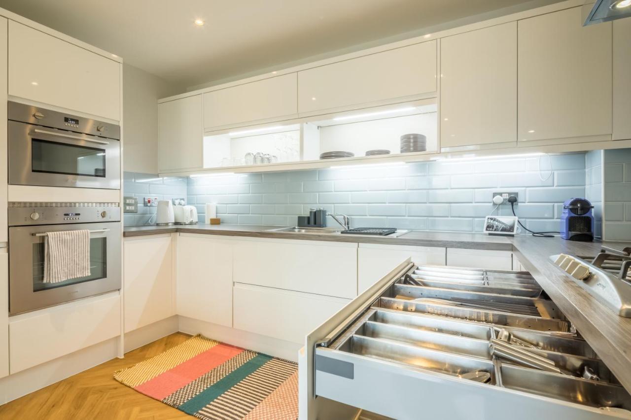 Executive 2Br Apartment Next To Station + Parking CBG エクステリア 写真
