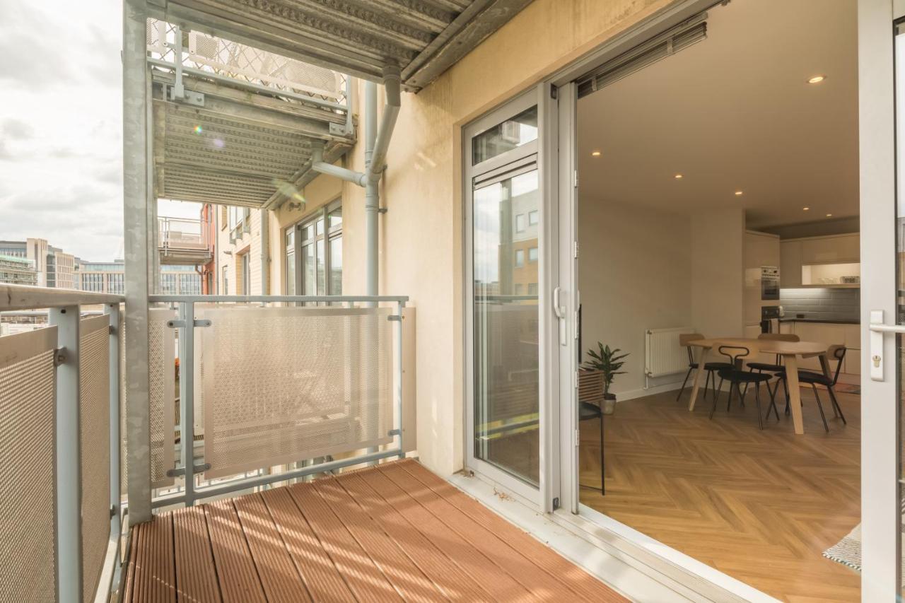 Executive 2Br Apartment Next To Station + Parking CBG エクステリア 写真
