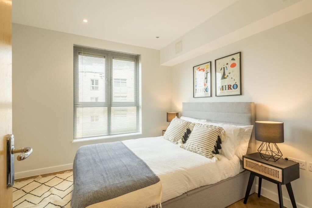 Executive 2Br Apartment Next To Station + Parking CBG エクステリア 写真
