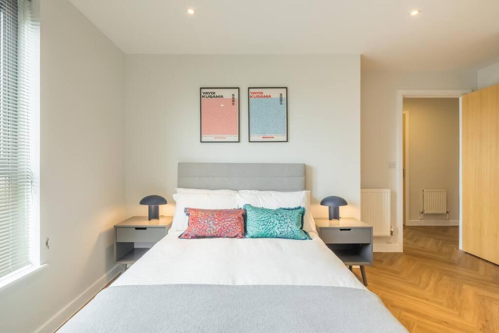 Executive 2Br Apartment Next To Station + Parking CBG エクステリア 写真