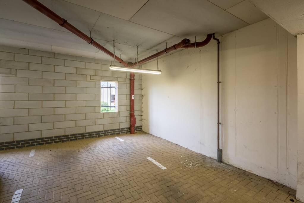Executive 2Br Apartment Next To Station + Parking CBG エクステリア 写真