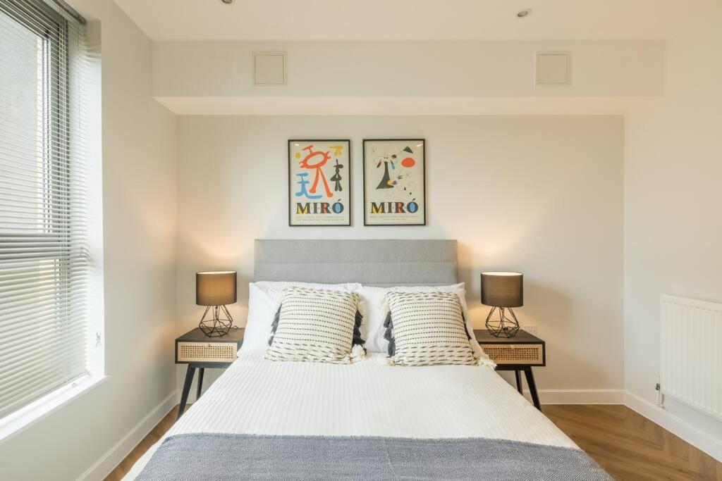 Executive 2Br Apartment Next To Station + Parking CBG エクステリア 写真